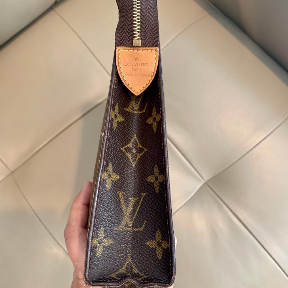 Louis Vuitton vintage Toiletry pouch 26 - Picture 6 of 14